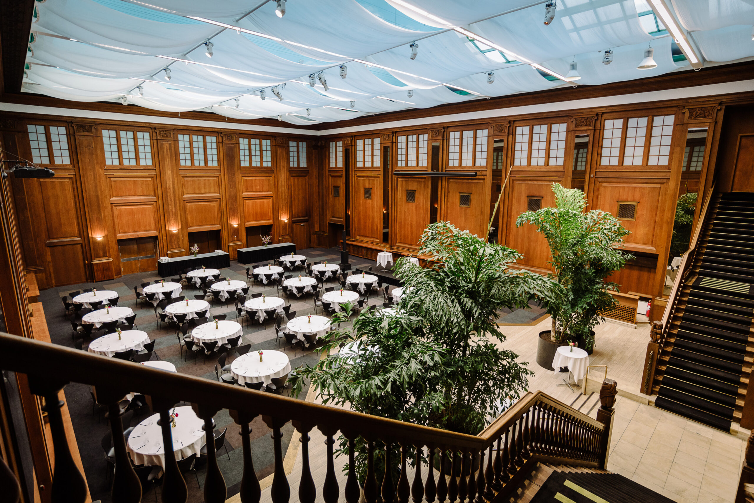 venue-img