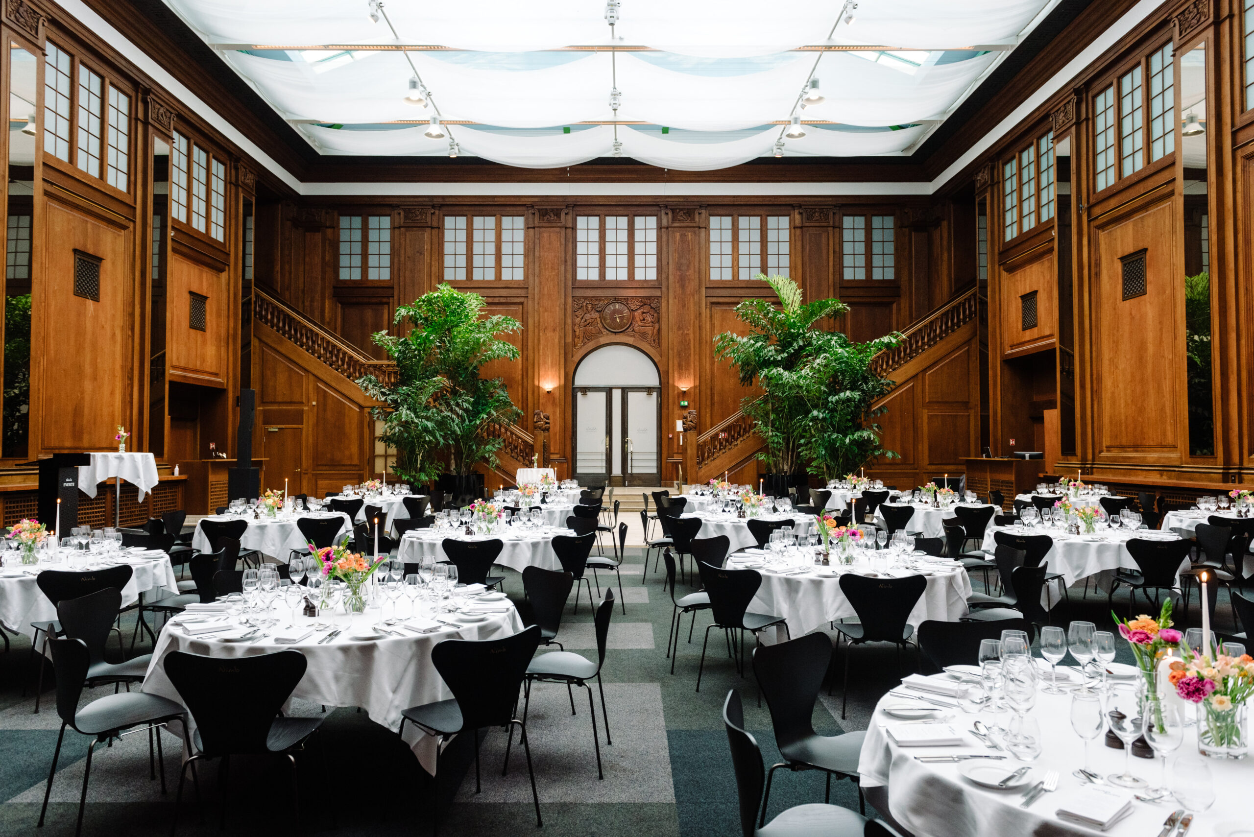 venue-img