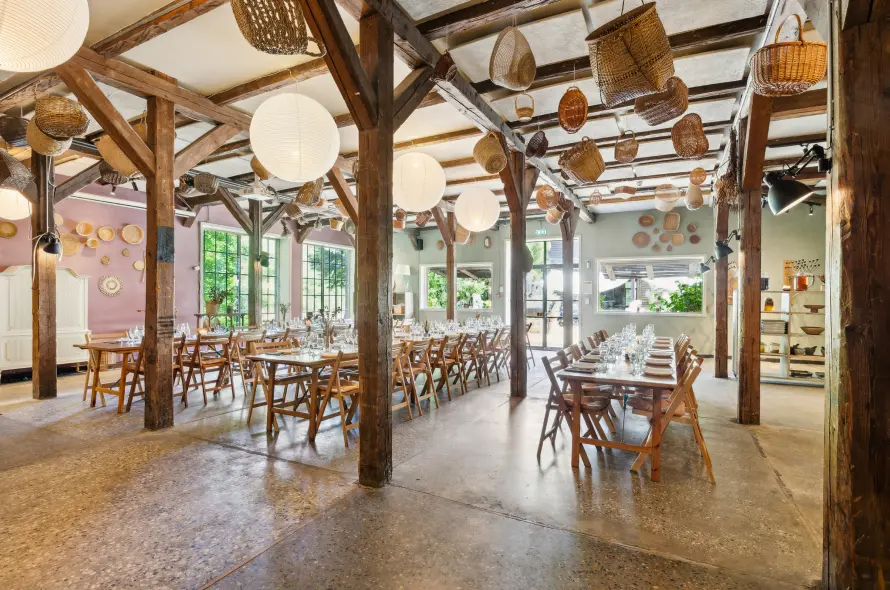 venue-img