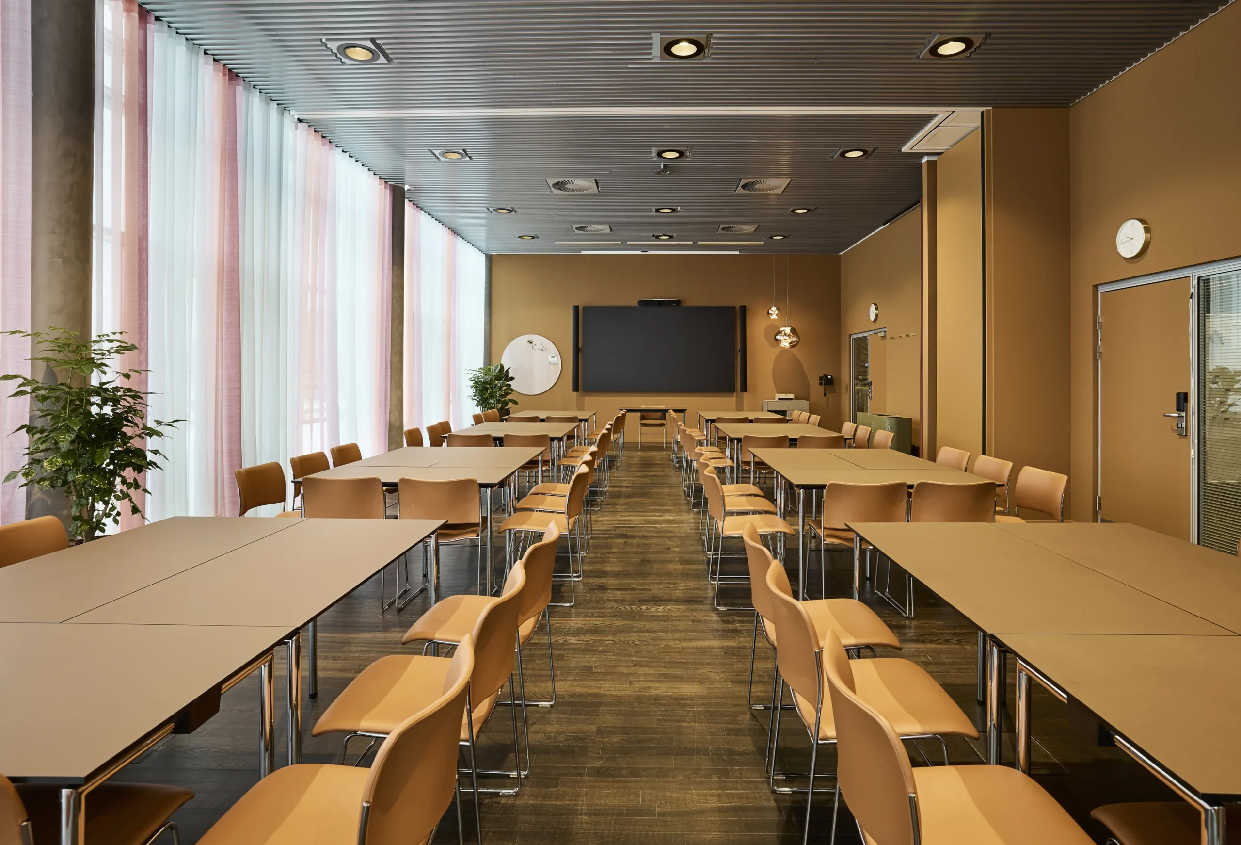 venue-img