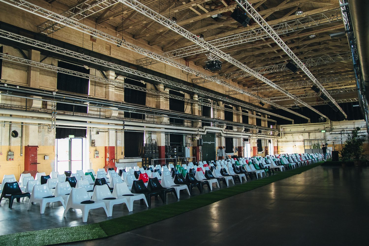 venue-img