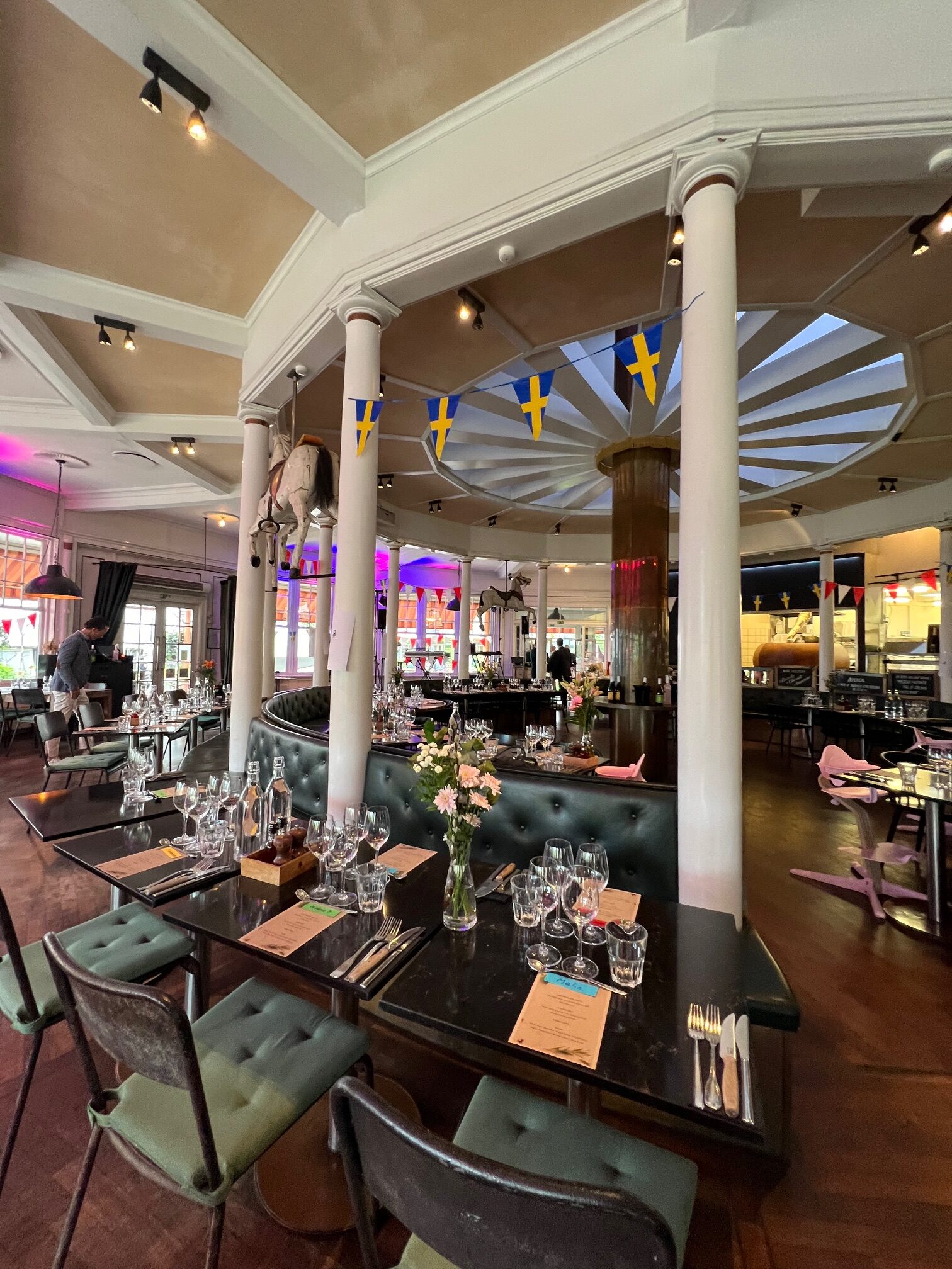 venue-img