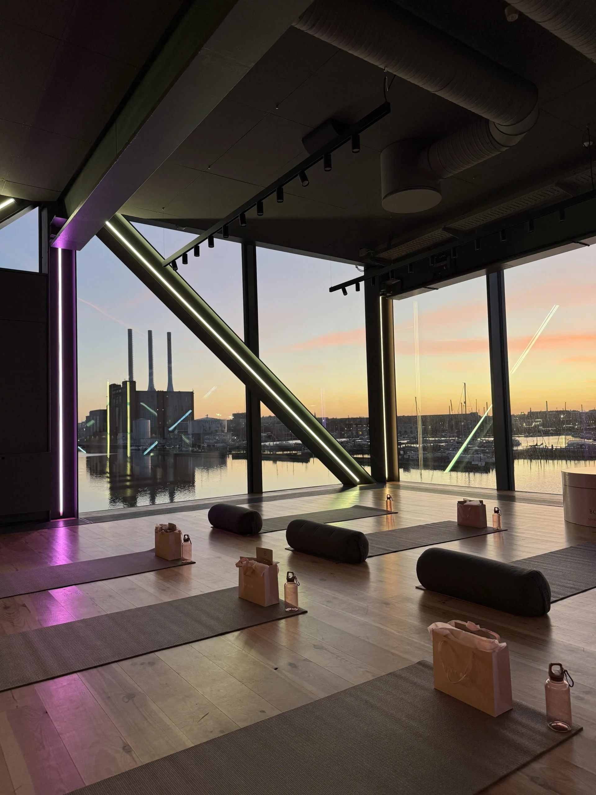 venue-img