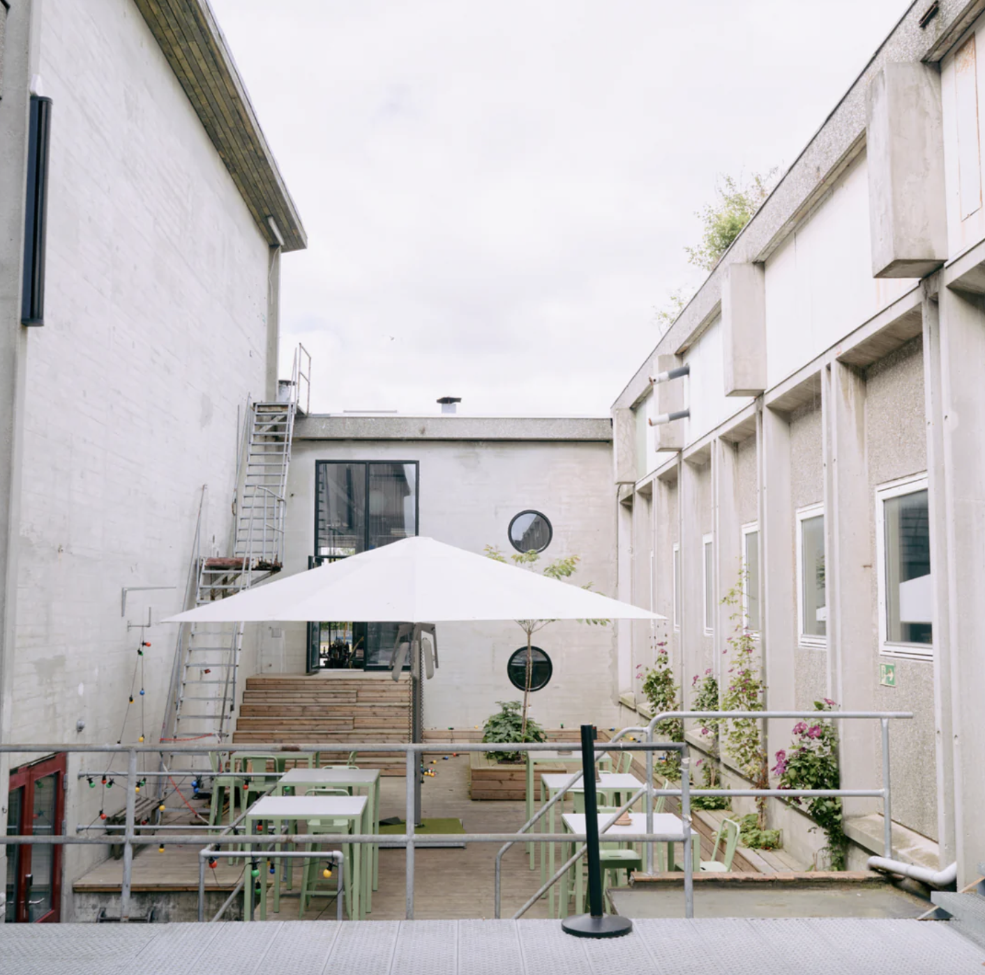 venue-img