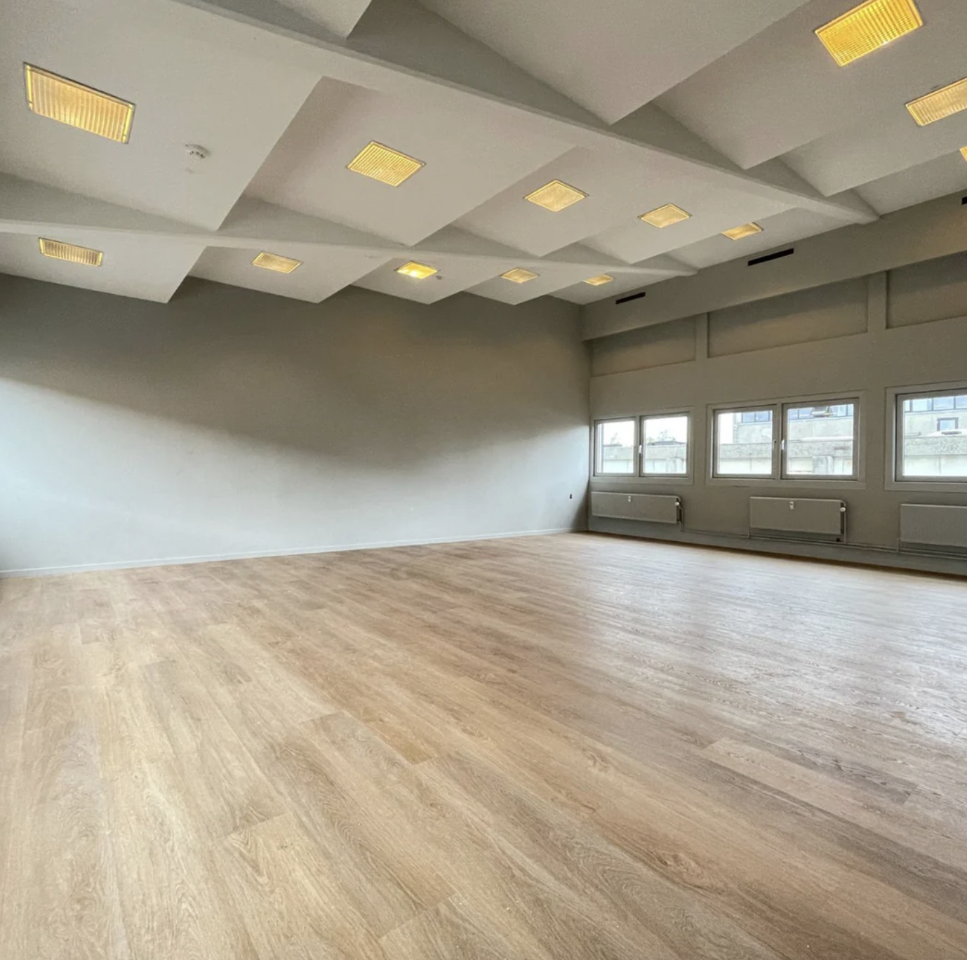 venue-img