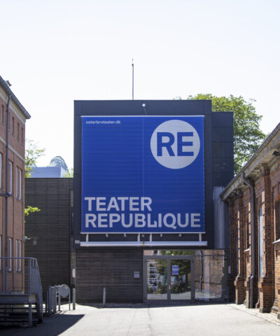 Teater Republique revolver scene Rentspace