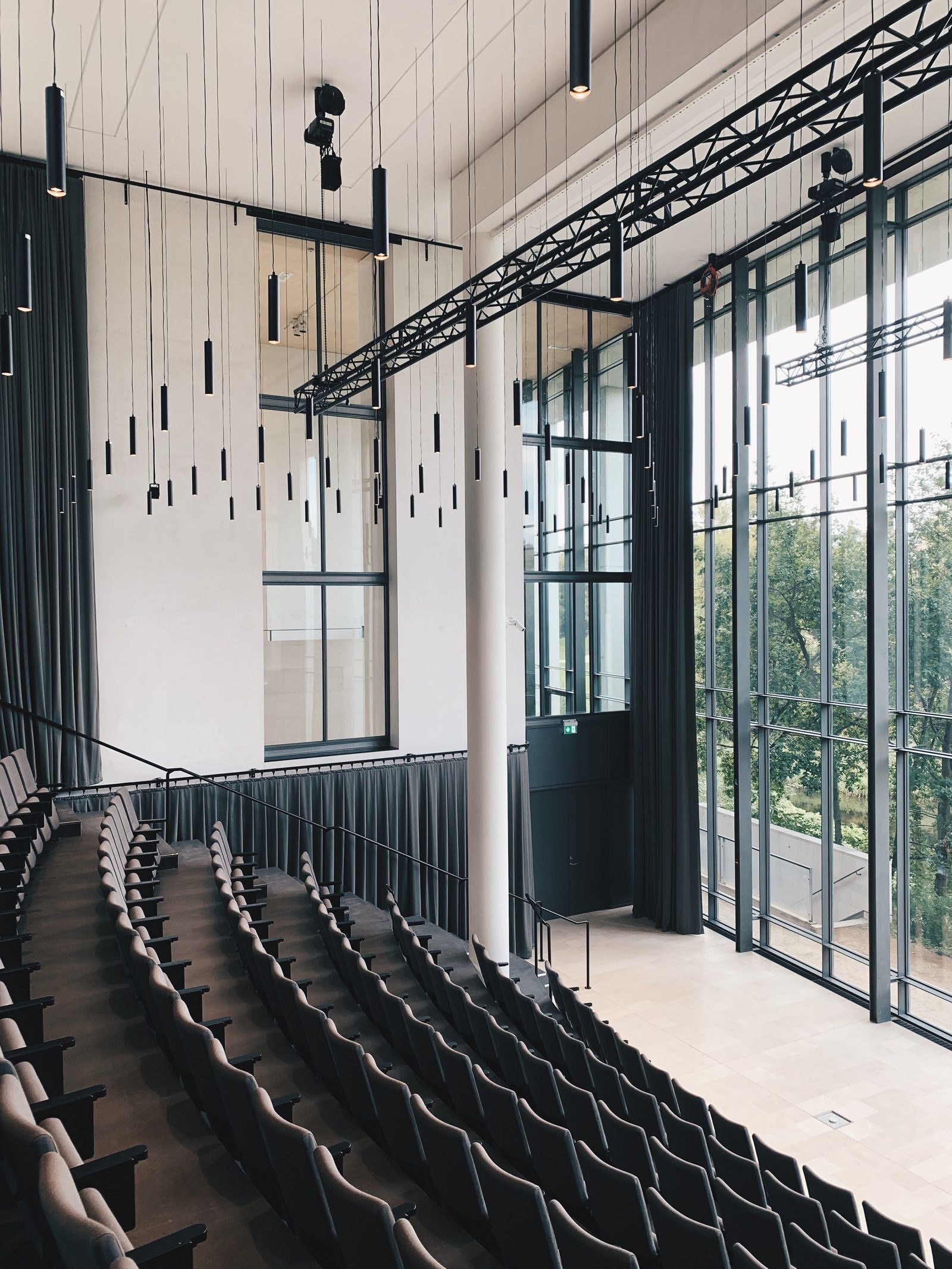 venue-img