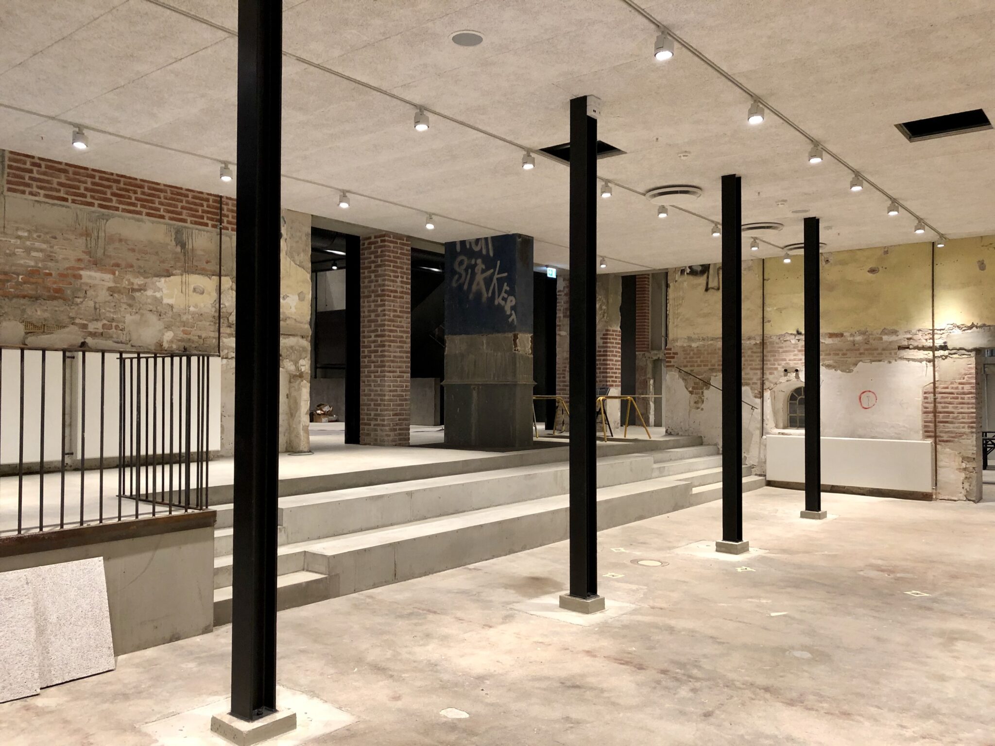 venue-img
